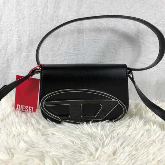 Diesel Handbags - Diesel 1DR Shoulder Bag in Nappa Leather Black